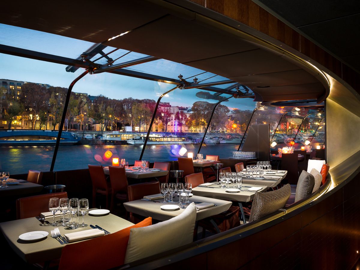 Why a Dinner Cruise is the Most Romantic Paris Experience