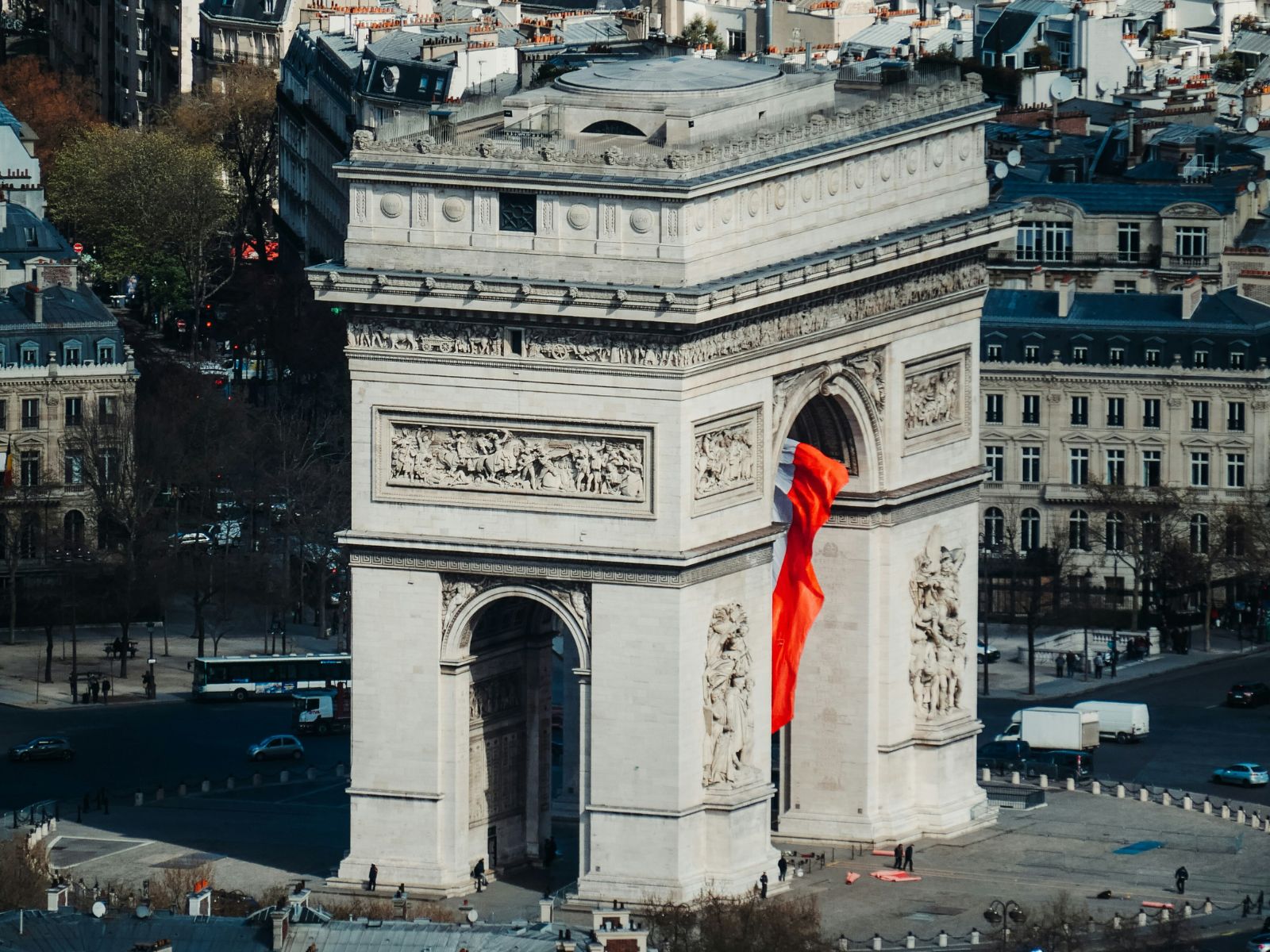 Arc de Triomphe Access with Audio Guide - PARIS ACCESS