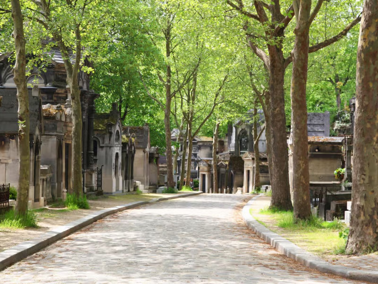 Pere Lachaise Cemetery Guided Tour - PARIS ACCESS
