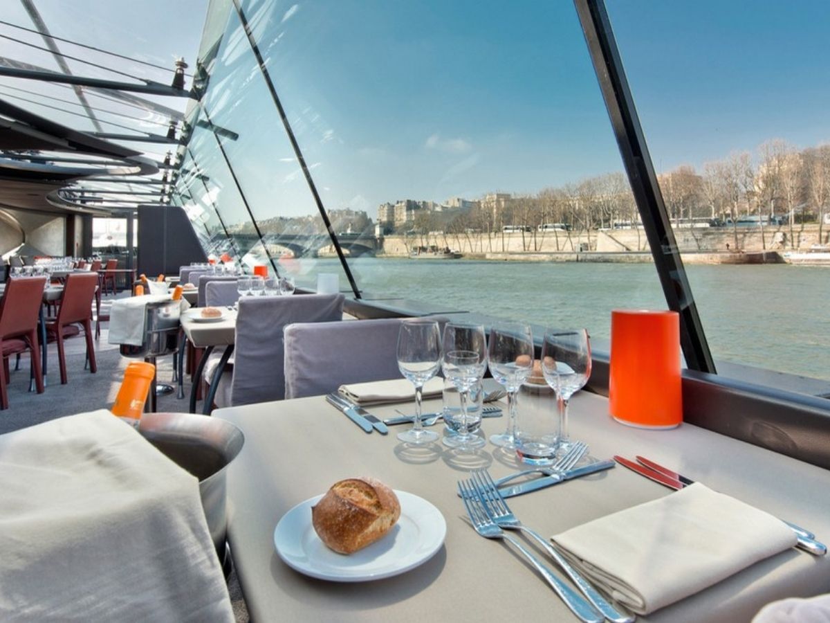 Privilege Service Lunch Cruise - PARIS ACCESS