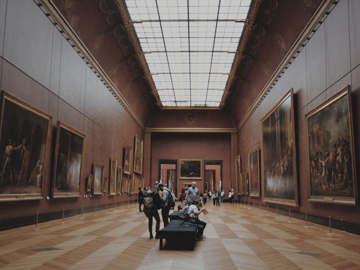 Louvre Access with Premium Audio Guide & Cruise