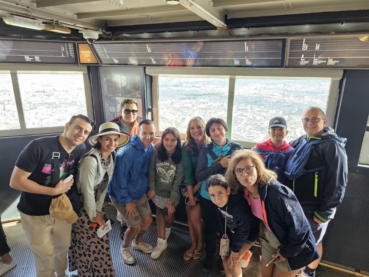 Accès réservé au 2ᵉ étage de la tour Eiffel
