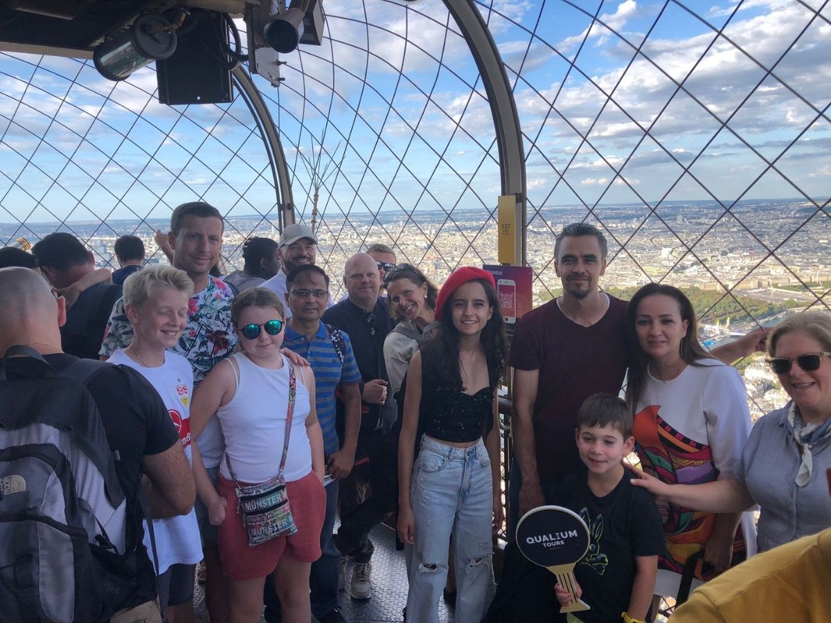 Accès réservé au 2ᵉ étage de la tour Eiffel