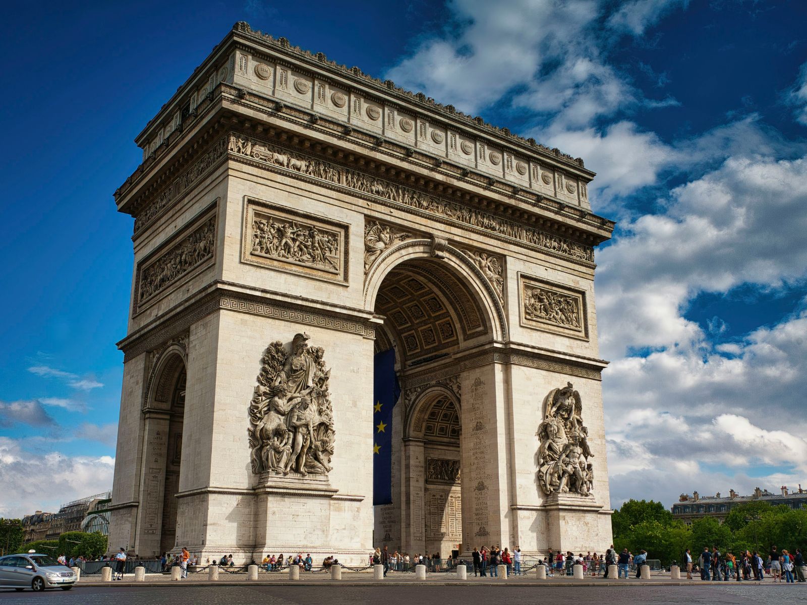 Arc de Triomphe Access with Audio Guide - PARIS ACCESS