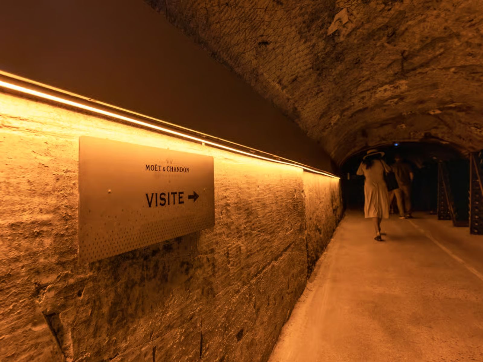 Day Trip to Champagne with 8 Tastings & Lunch - PARIS ACCESS