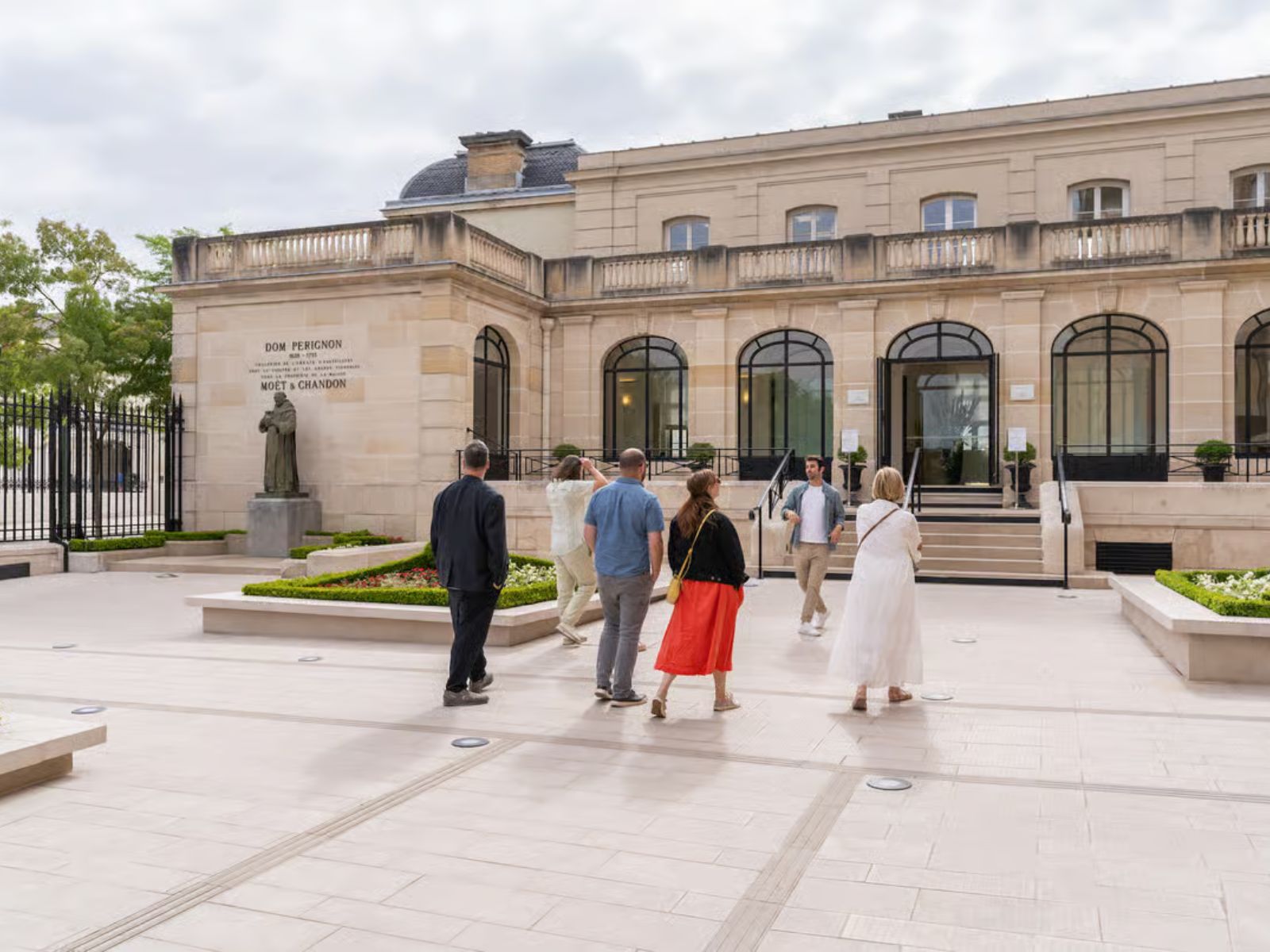 Day Trip to Champagne with 8 Tastings & Lunch - PARIS ACCESS