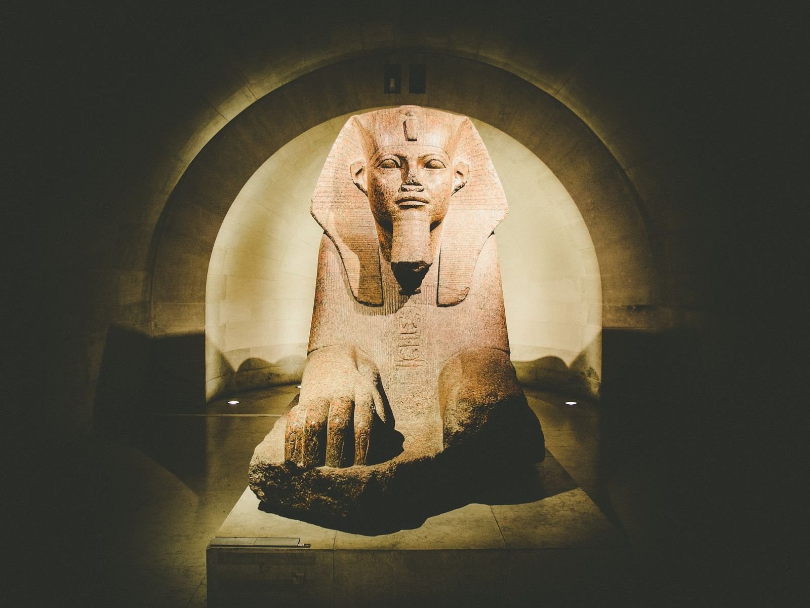 Louvre Introduction Tour & Reserved Access - PARIS ACCESS